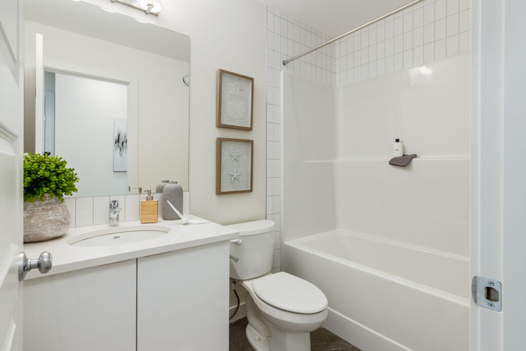 Alliston_Greenwich_HudsonWest_ShowHome_Townhome_87GreenbriarPlaceNW_Holland_31
